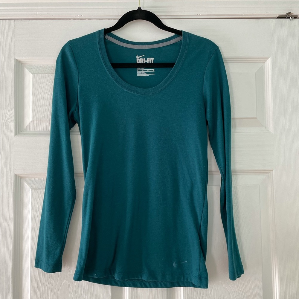 NIKE DRI-FIT WOMENS TOP